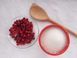 Клюква с сахаром на зиму