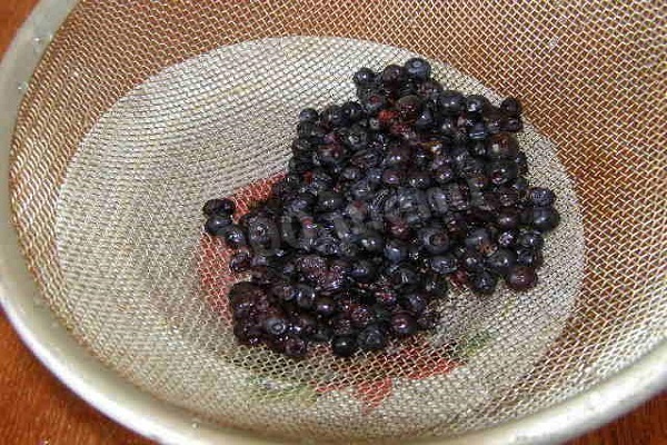 Черничный компот на зиму и на каждый день: из замороженных, свежих ягод, польза