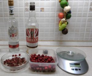 Настойка боярышника в домашних условиях: на водке, спирту, коньяке