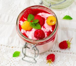 Желтая малина Беглянка